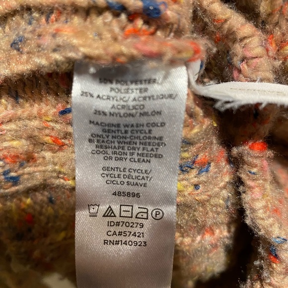 Lou & Grey pullover sweater in XS. Minor signs of wear. Warm and super cute! - Picture 4 of 5